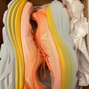 BRAND NEW - NEVER WORN Women's Hoka W Bondi 8